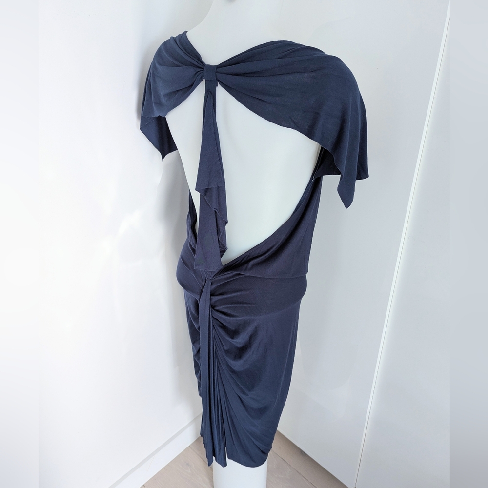 T-BAGS NWOT Unique Draped Ruched Navy Blue Rayon Backless Dress; Size M